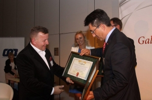 Wręczenie dyplomu dla Grupy VELUX